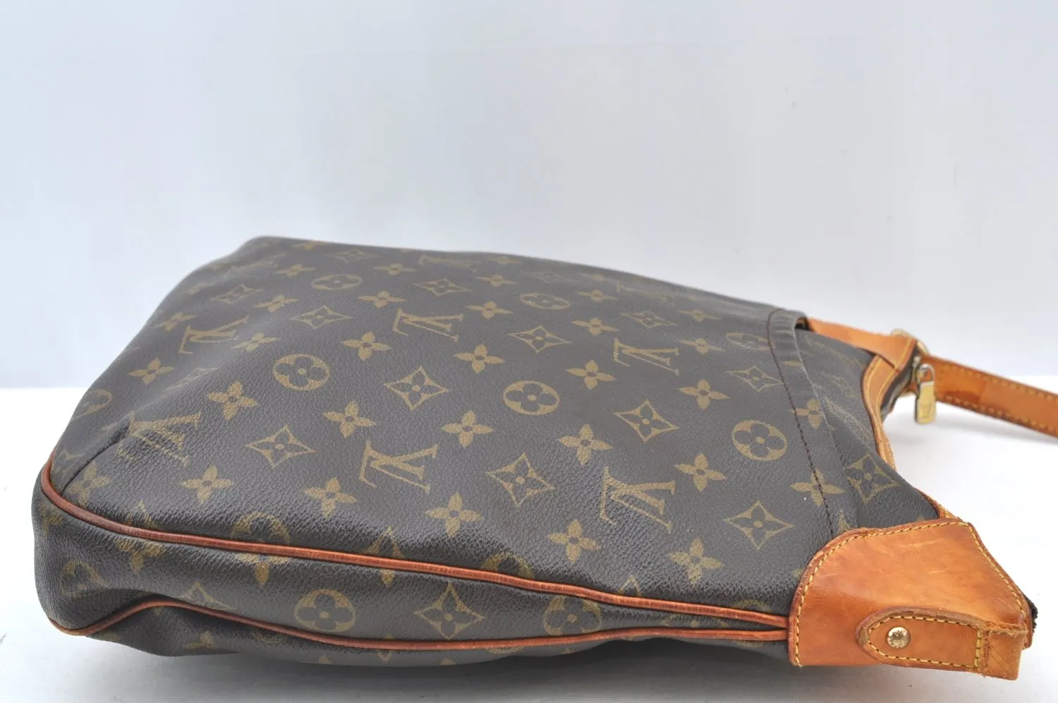 Aut Louis Vuitton Monogram Odeon MM Shoulder Cross Bag M56389 LV Junk J8568