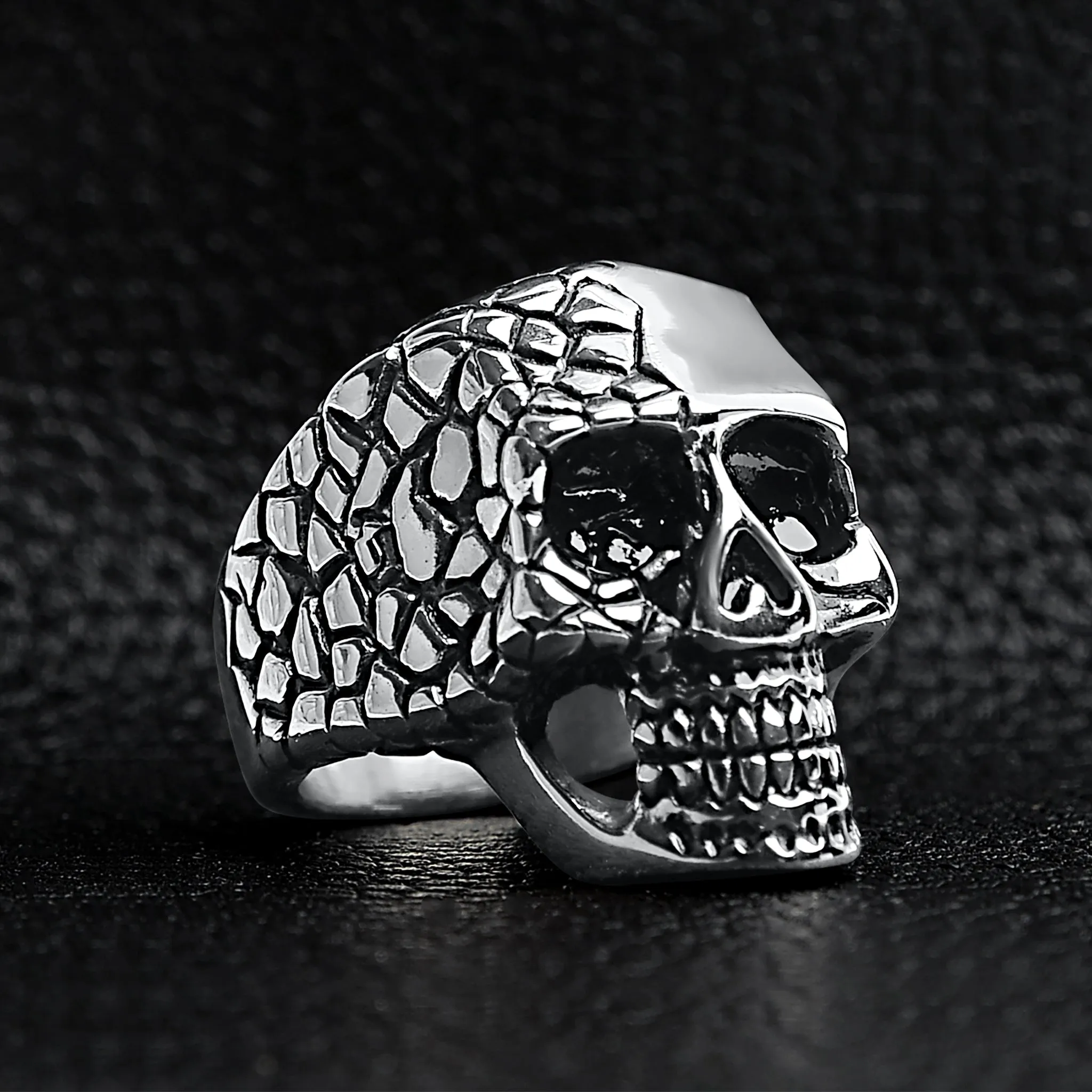 Detailed Cracking Skull Stainless Steel Ring / SCR4081