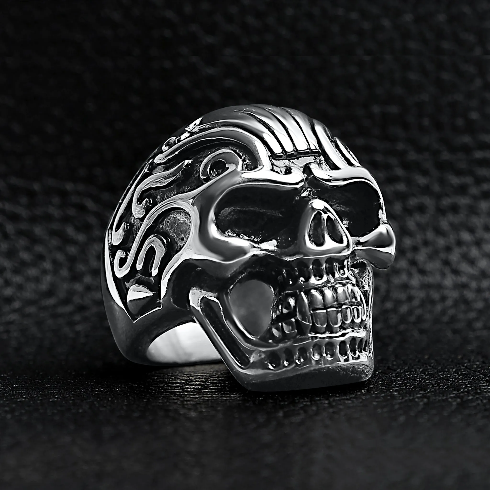 Detailed Skull Stainless Steel Ring / SCR4051