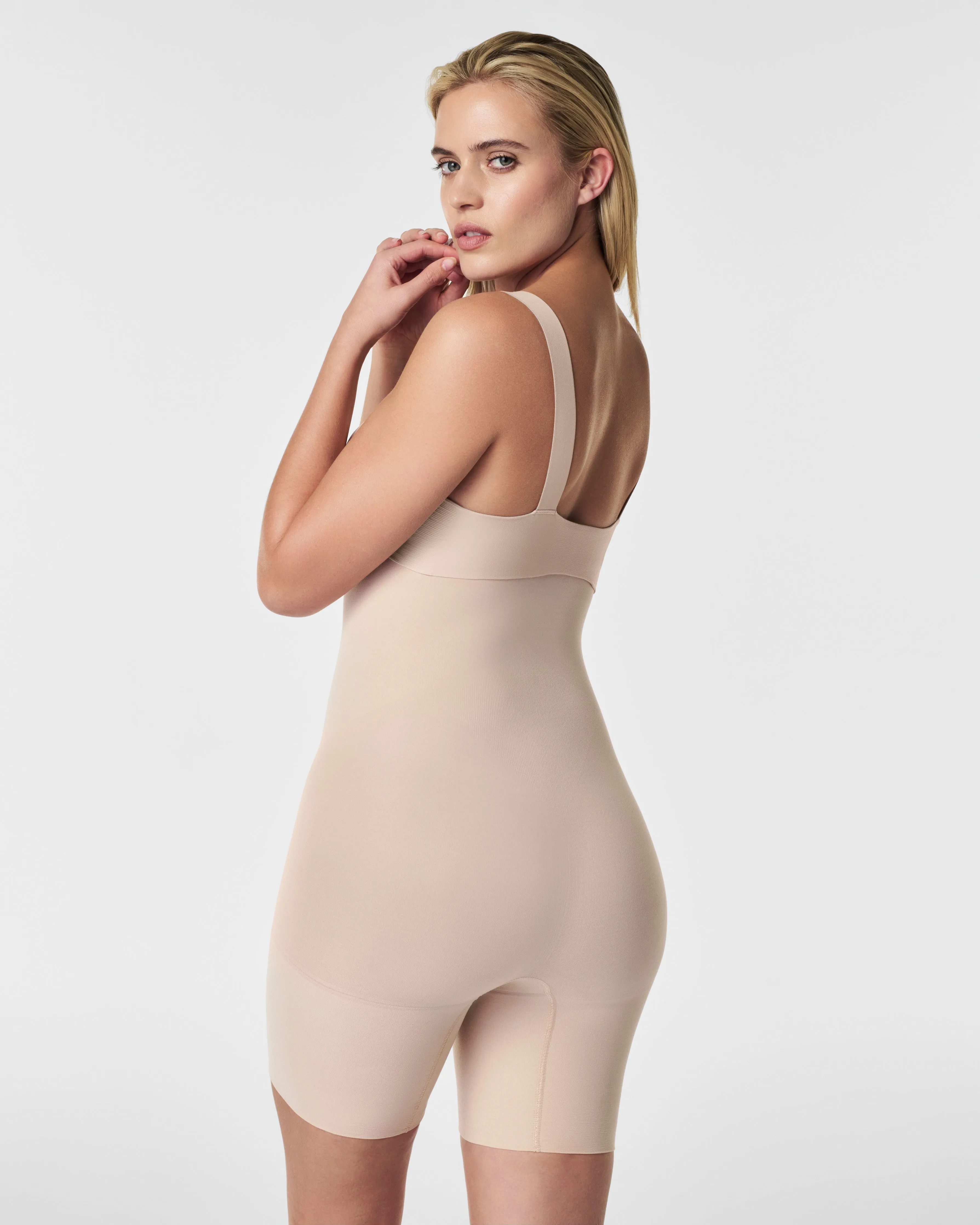 SPANXsculpt Seamless Power High-Waisted Mid-Thigh Short