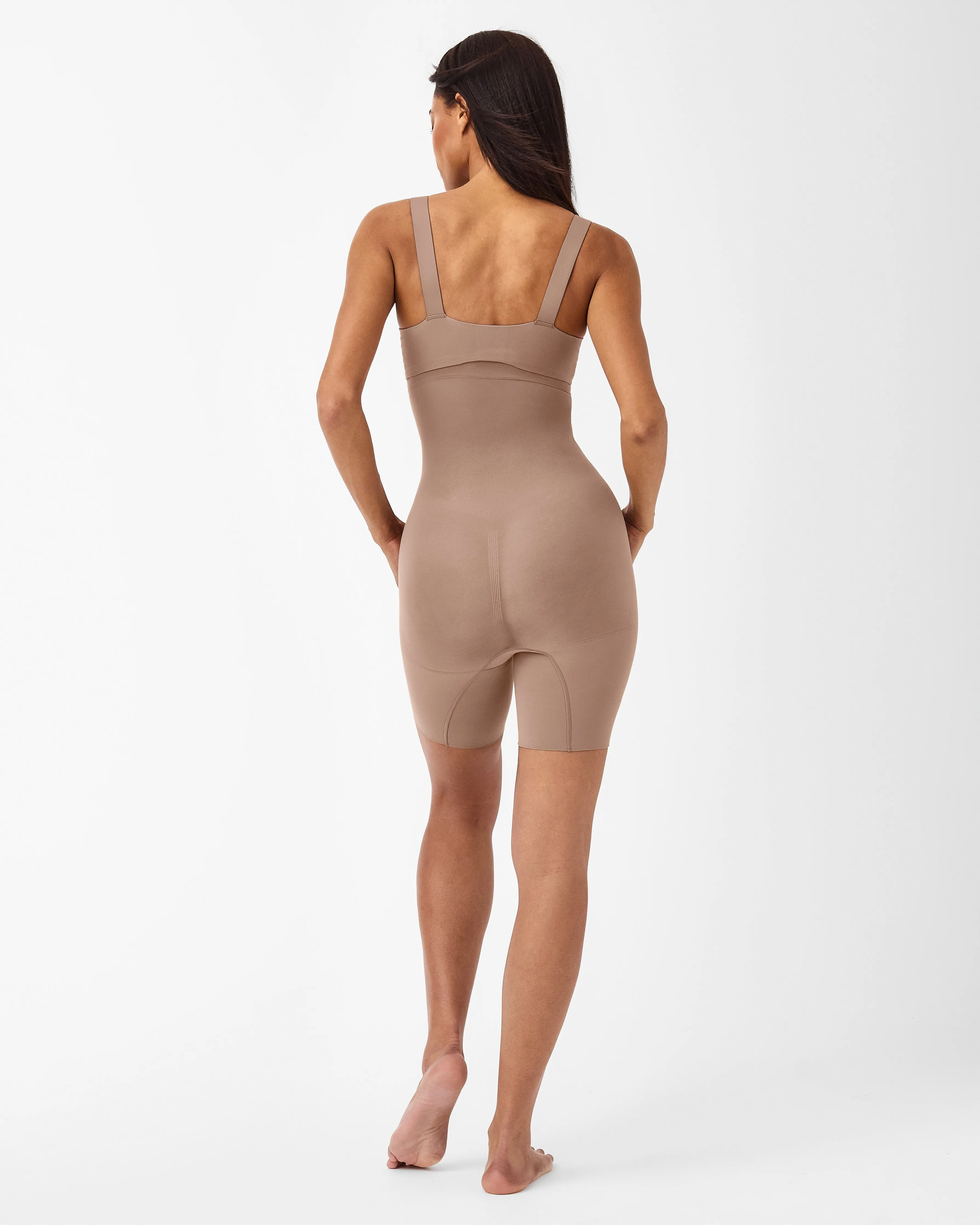 SPANXsculpt Seamless Power High-Waisted Mid-Thigh Short