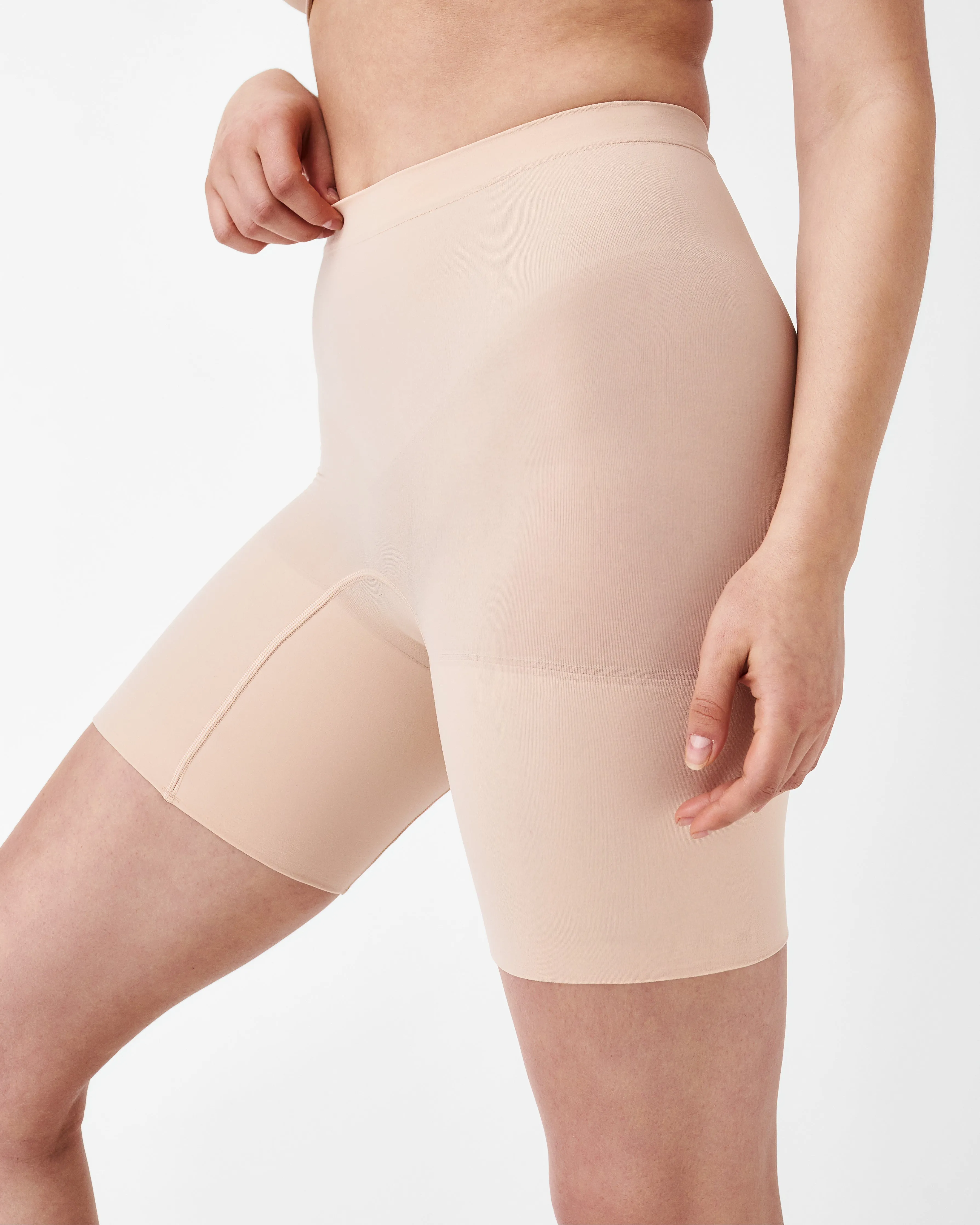 SPANXsculpt Seamless Power Mid-Thigh Short