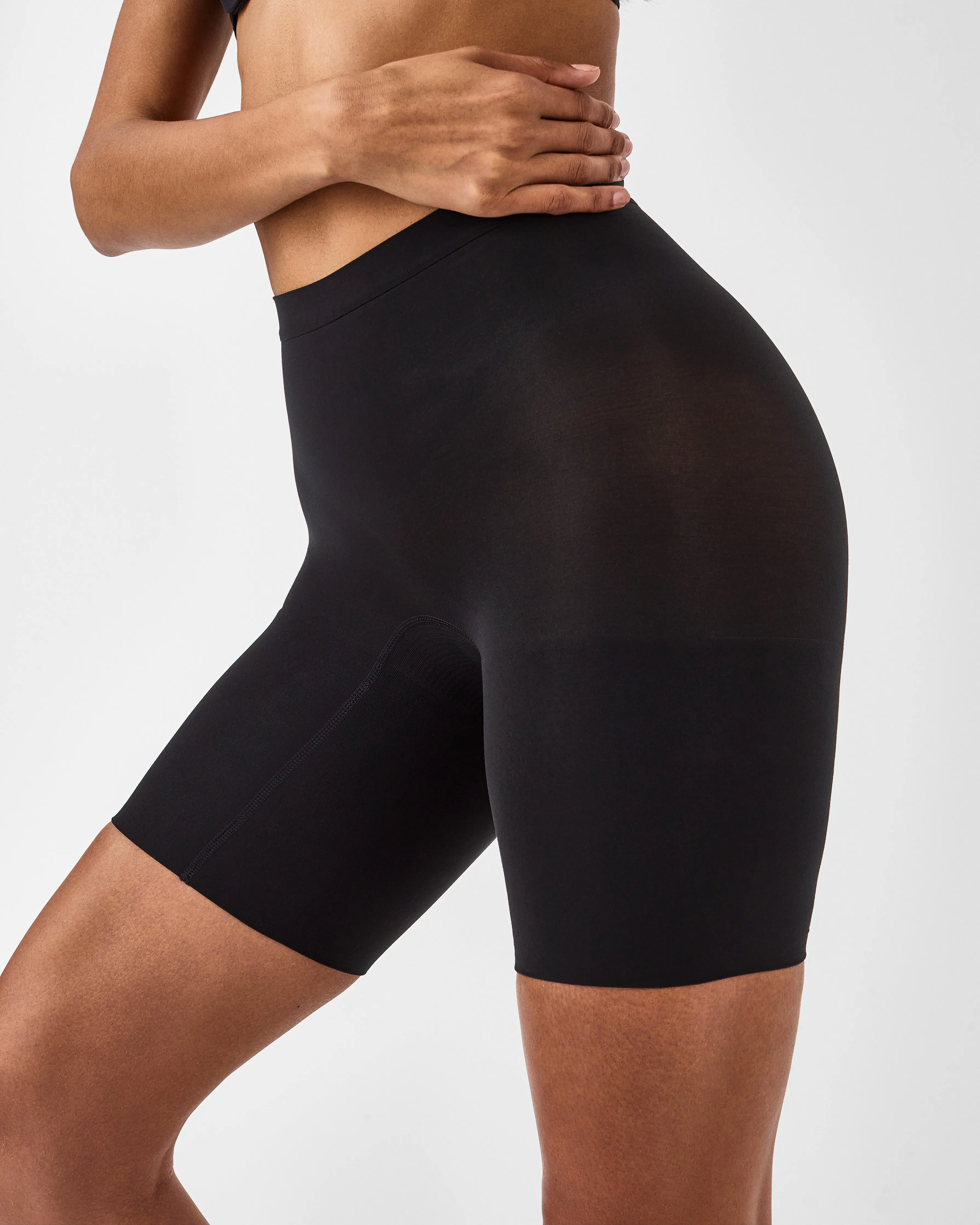 SPANXsculpt Seamless Power Mid-Thigh Short